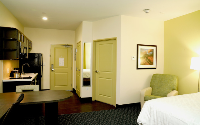 Candlewood Suites Plano North by IHG