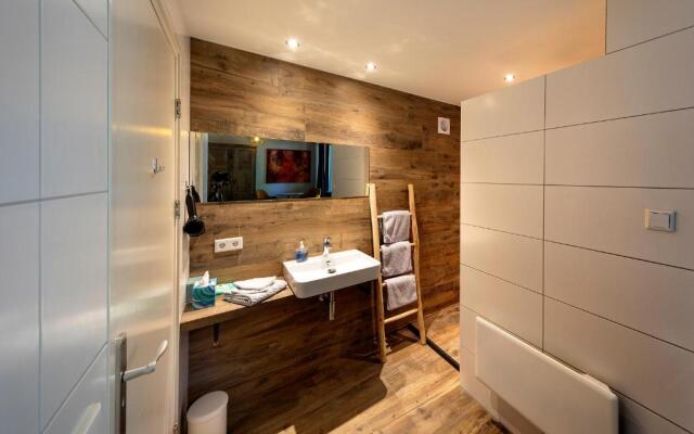 Aubergine Logeren & Dineren