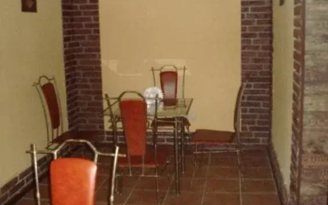 Status Hotel