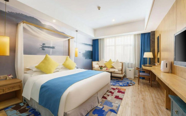 Luxemon Xinjiang Yindu Hotel