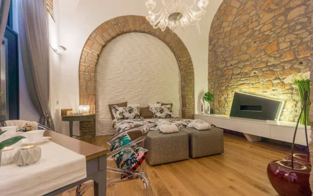 Colosseum Romantic Flat