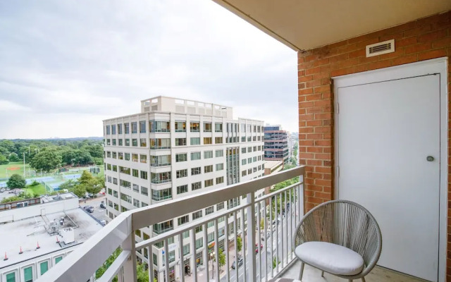 Spectacular 1 BR Condo at Ballston