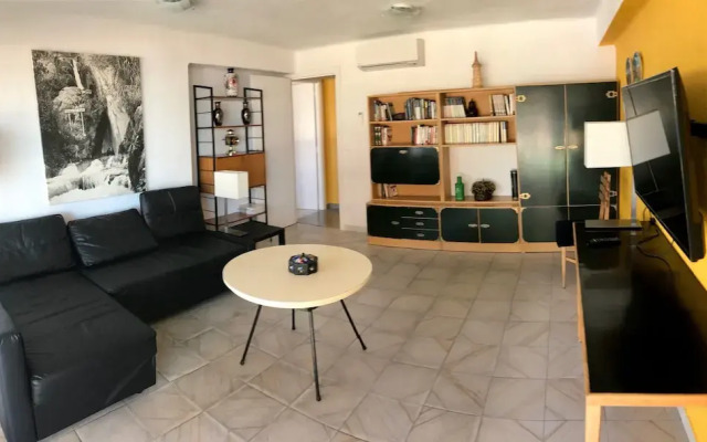 Los Ranchos Apartment