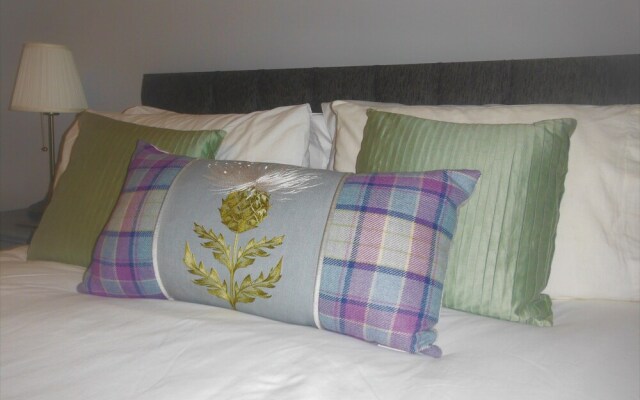Select Serviced Accommodation - Canal Walk