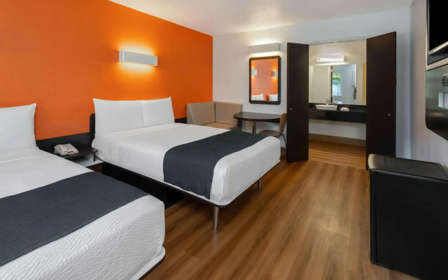 Motel 6 Carpinteria, CA - Santa Barbara - South