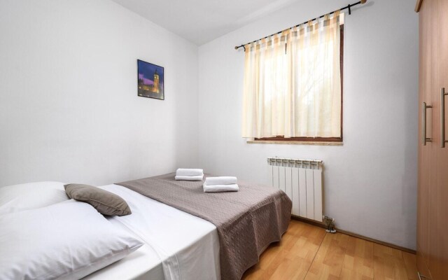 Stunning Home in Liznjan With Wifi and 3 Bedrooms