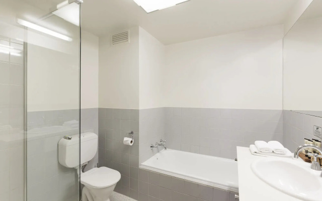 The Old Woolstore Apartment Hotel