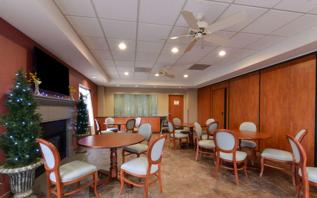 Country Hearth Inn & Suites Edwardsville St. Louis