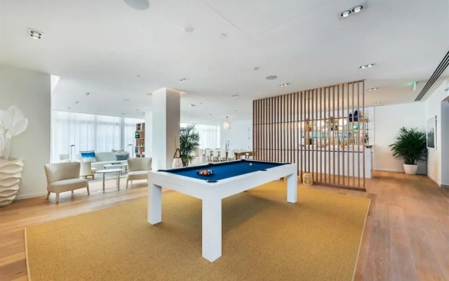 Top Fort Lauderdale Condo 7th Floor - Private and Sanitized, Hotel Amenities, Free Parking for Stays Over 27 Days, 400 ft From the Beach. Hosted by Super Host!