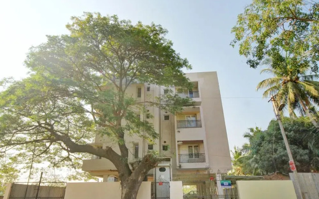 OYO Home 28569 Designer 2BHK