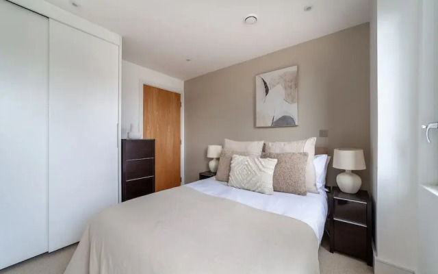 3 Bed Flat by Limehouse Basin