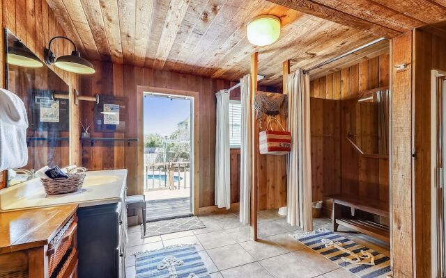 The Other Castle 5 Bedroom Home by RedAwning