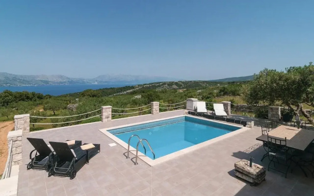 Beautiful Home in Postira With 3 Bedrooms and Outdoor Swimming Pool