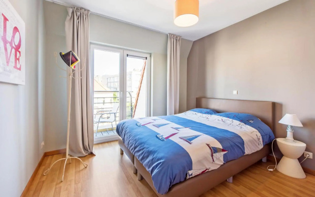 Bright apartment with 2 terraces in De Panne