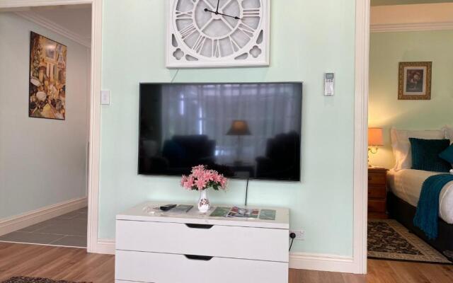 Curtis Falls Apartment