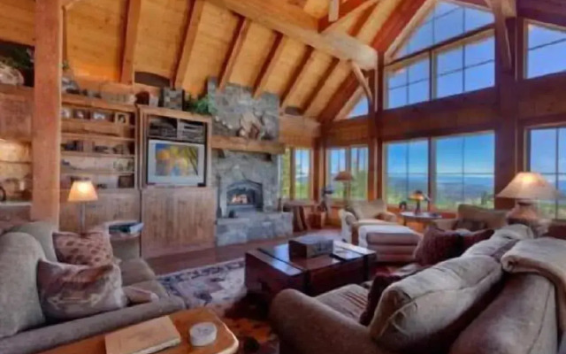 Glacier Luxury Lodge