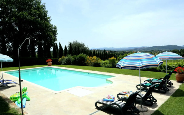 La Villa a Charming Villa With Swimming Pool-la Villa