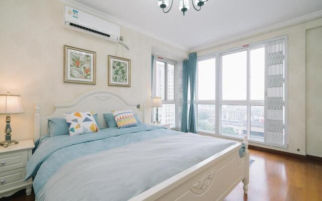 Xi'an Lianhu·North Passenger Station· Locals Apartment 00165010