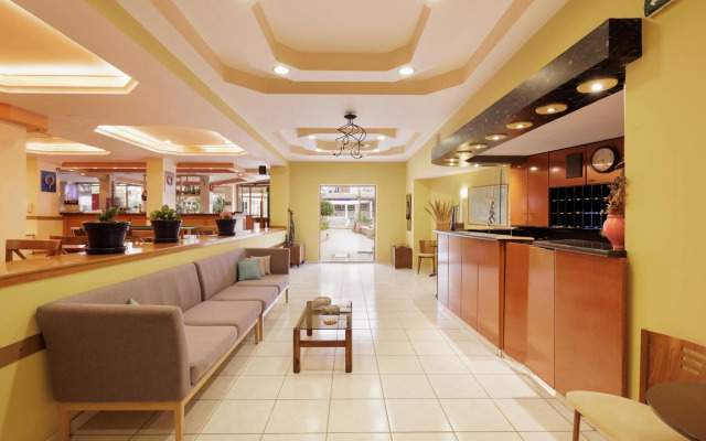 Louvre Hotel