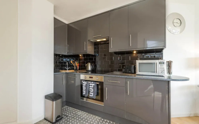 The Snug Spot - Fitzrovia - By Frankie Says