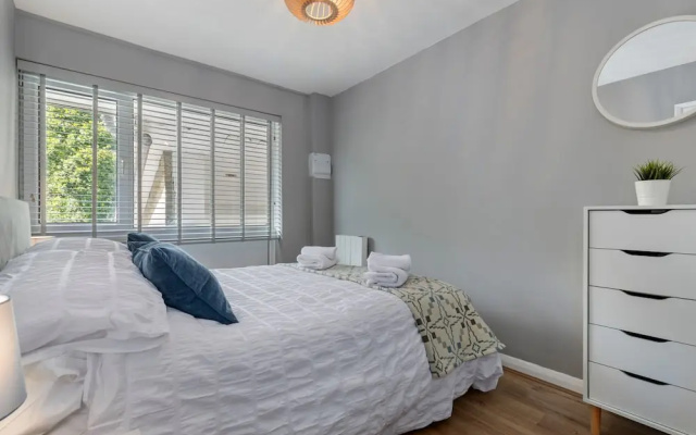 33 Beach Court - Direct Beach Access Sea Views
