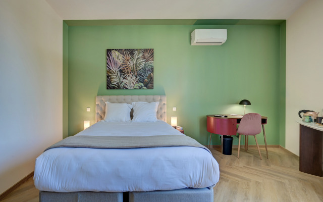 Logis Hotel Le Blason de Provence