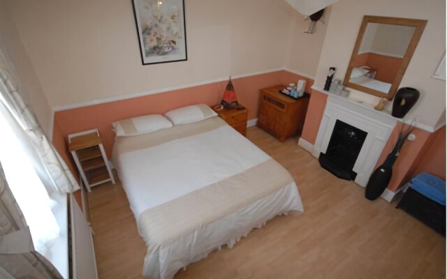 Buddies B & B
