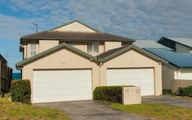 Hear the waves at Anna Bay!