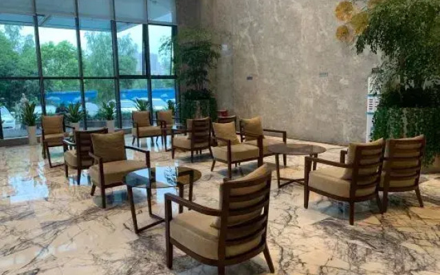 Vienna International Hotel (Wuhan Workers' Culture Palace Jiyuqiao Metro Station)