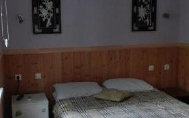 Kirova 16 Guest House