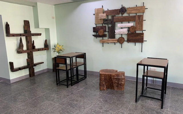 Beinte Singko de Marso Apartments