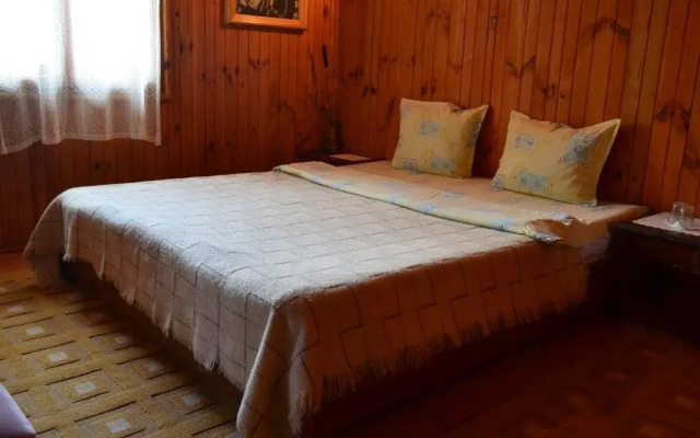Zlatniyat Telets Guest Rooms
