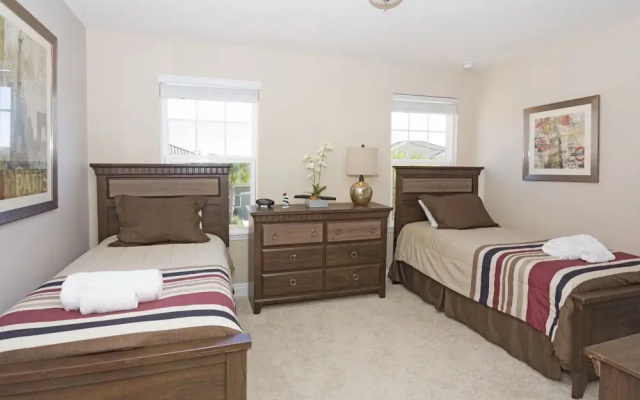 4405 Acorn Ct