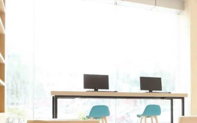 Hanting Guangzhou Baiyun Station Huangshi West Rd