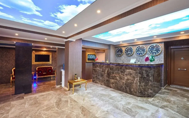 Tarabya Suit