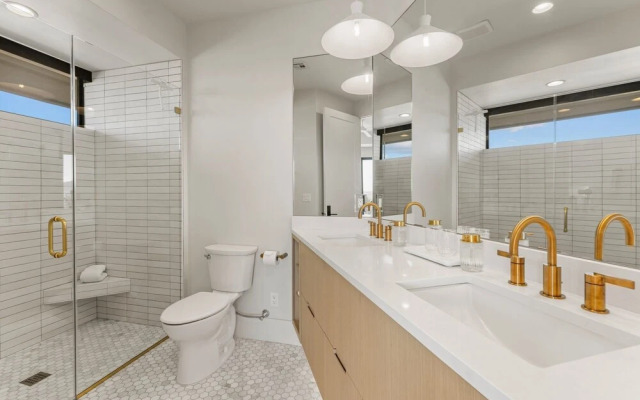 Black Desert Retreat 4 Bedroom Home