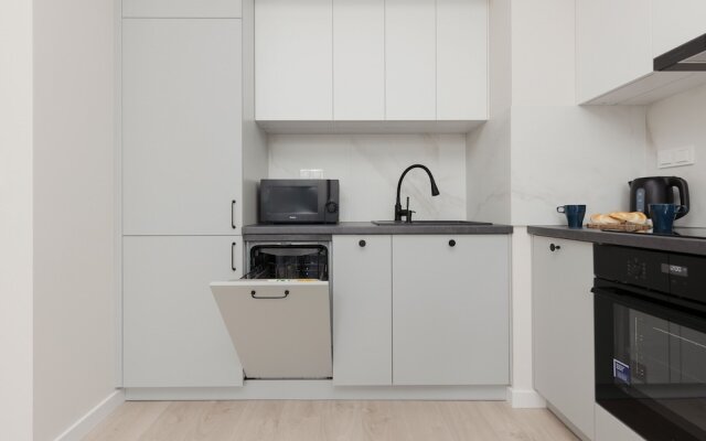 Bright & Modern Apartment by Renters