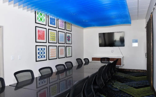 Holiday Inn Express & Suites Bensenville - O'Hare by IHG