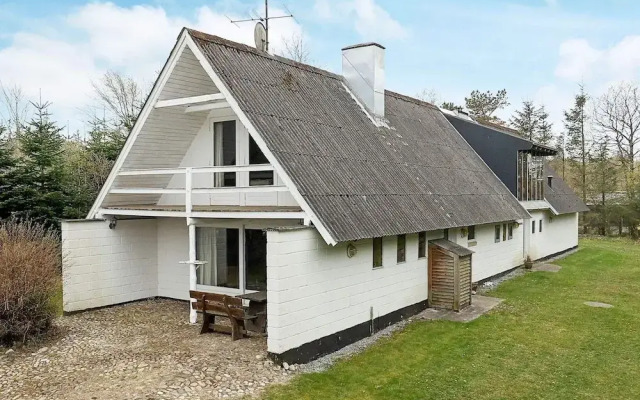 10 Person Holiday Home in Fur