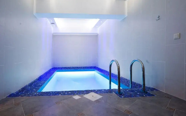 Zhuravli Park Hotel
