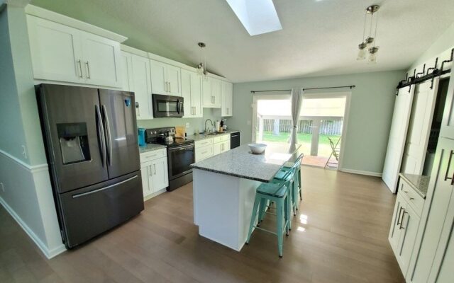 Floridays Vacation Home with Pool near to beach by RedAwning