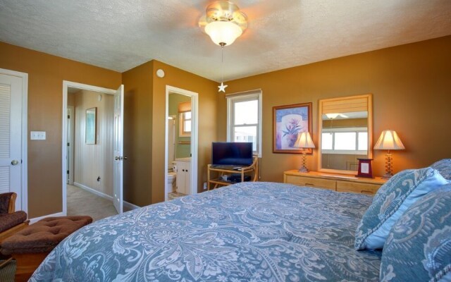 Windchimes 4 Bedroom Home by RedAwning