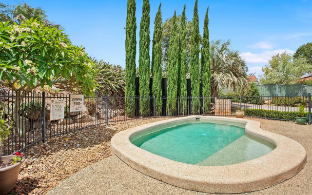 Great Divide Motor Inn