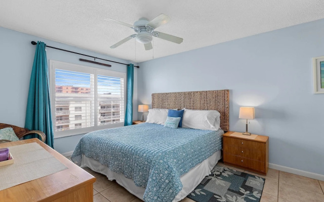 Sea Coast Gardens III 513