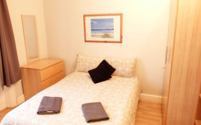 SS Property Hub – Apartment Close to Hyde Park