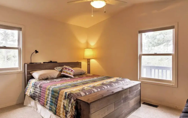 Spacious Hideaway in Ruidoso w/ Multi-level Deck!