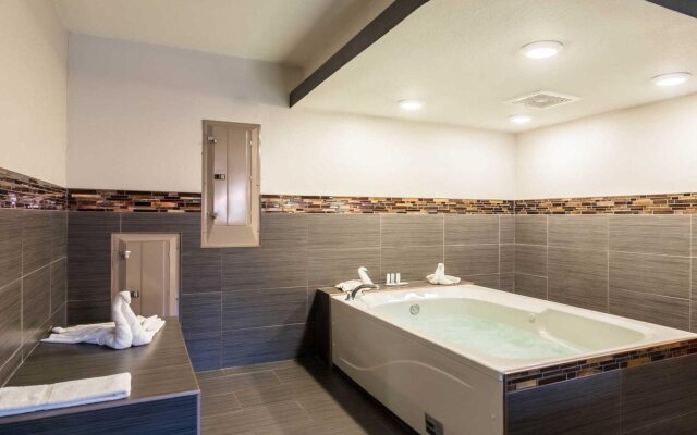 Clarion Inn & Suites