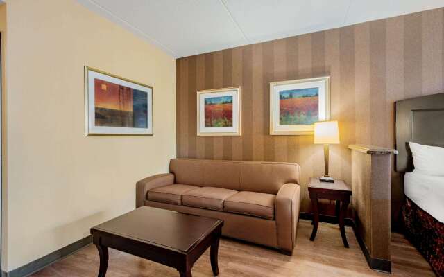 La Quinta Inn & Suites by Wyndham Bel Air/I-95 Exit 77A