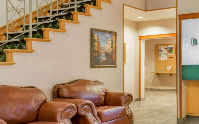 Howard Johnson by Wyndham Fort St. John
