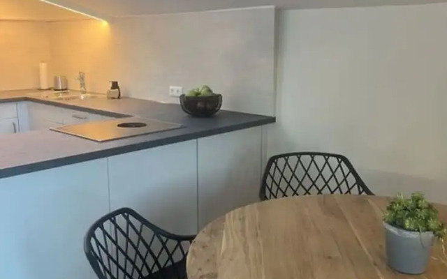 1 Porzig Modern Retreat